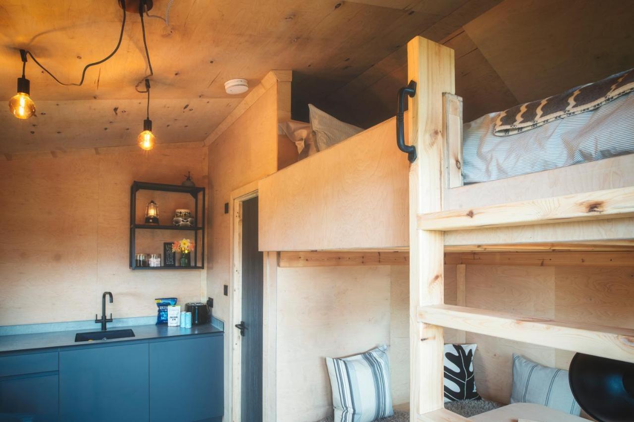 Luxury Glamping Cabin With Outdoor Bath On Cornish Flower Farm Truro Esterno foto