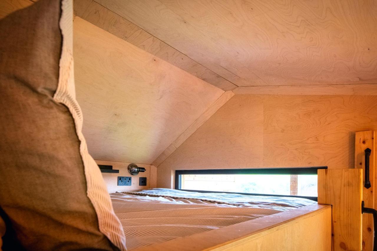 Luxury Glamping Cabin With Outdoor Bath On Cornish Flower Farm Truro Esterno foto
