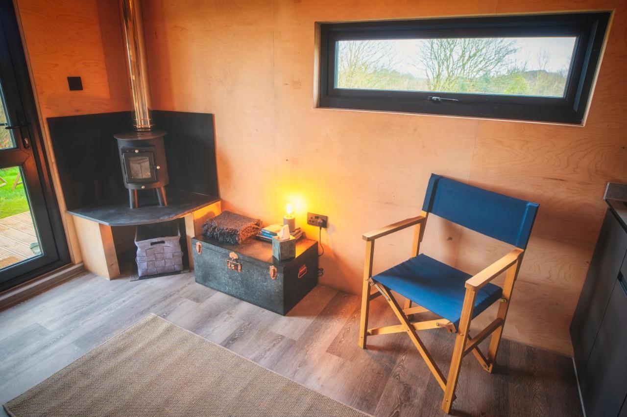 Luxury Glamping Cabin With Outdoor Bath On Cornish Flower Farm Truro Esterno foto