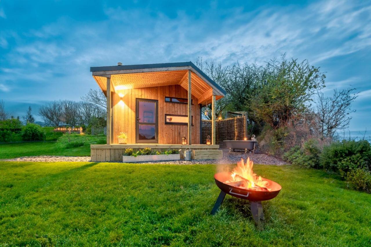 Luxury Glamping Cabin With Outdoor Bath On Cornish Flower Farm Truro Esterno foto