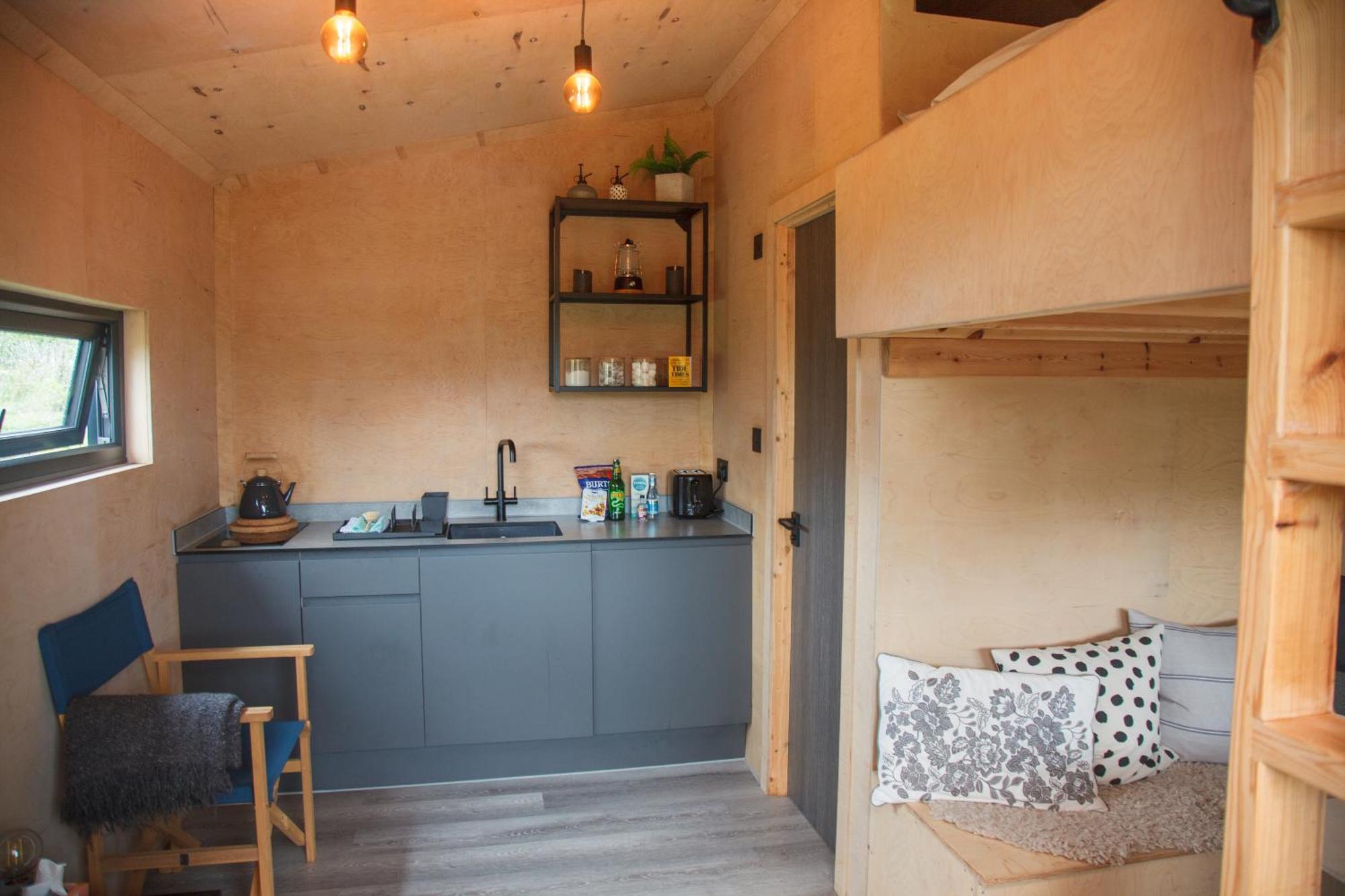 Luxury Glamping Cabin With Outdoor Bath On Cornish Flower Farm Truro Esterno foto