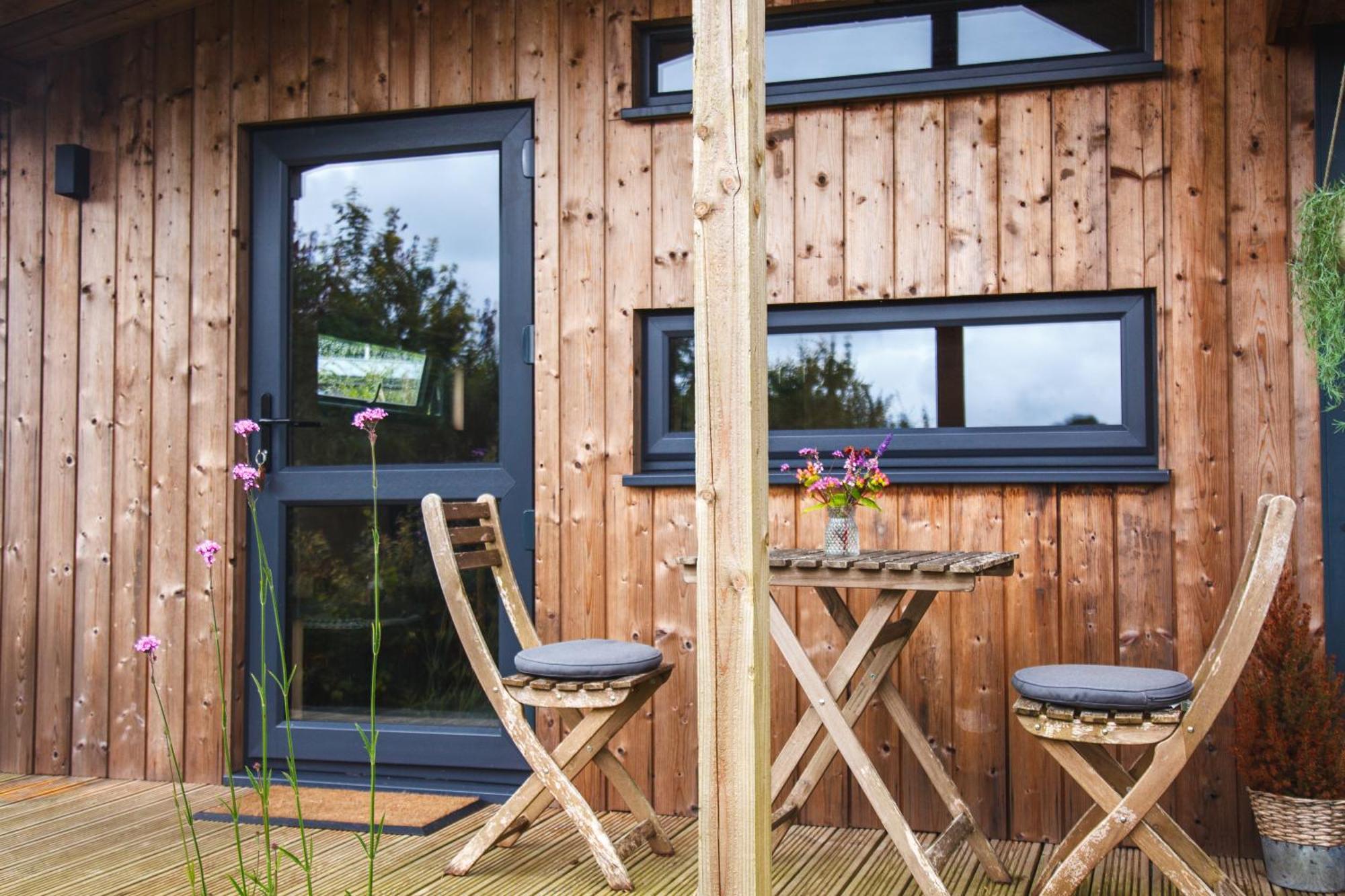 Luxury Glamping Cabin With Outdoor Bath On Cornish Flower Farm Truro Esterno foto