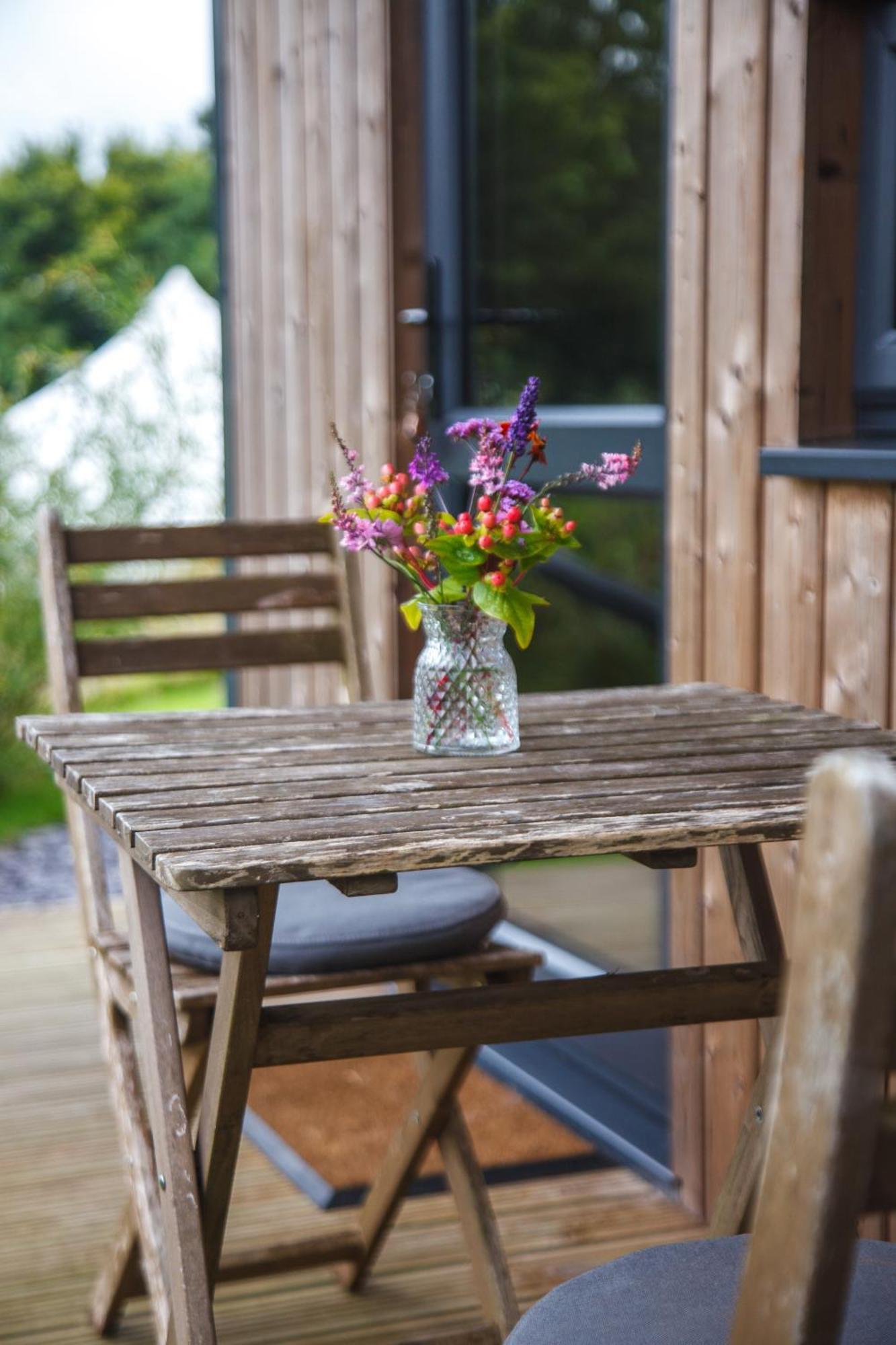 Luxury Glamping Cabin With Outdoor Bath On Cornish Flower Farm Truro Esterno foto